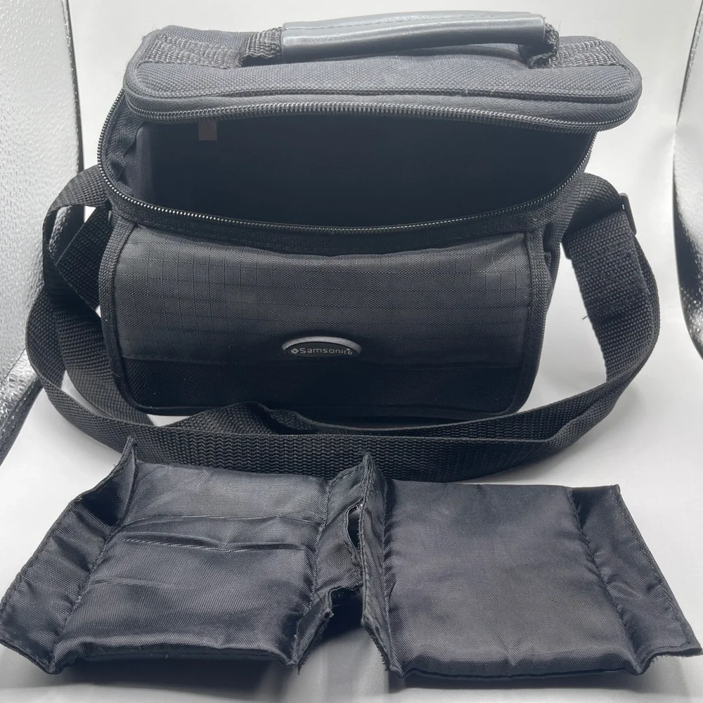 Samsonite Photo/Video Camera Bag with Adjustable Shoulder Strap